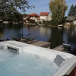 Hébergement de vacances Luxus A Szigetköz Szívében Dunasziget