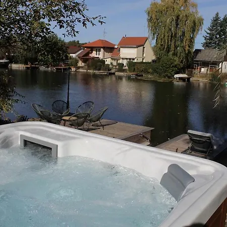 Casa de Férias Luxus A Szigetköz Szívében Dunasziget