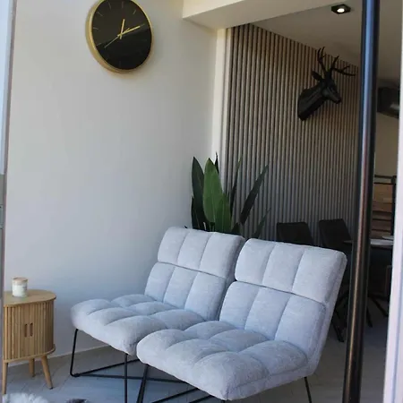 Luxus Vendeghaz A Szigetkoez Sziveben *