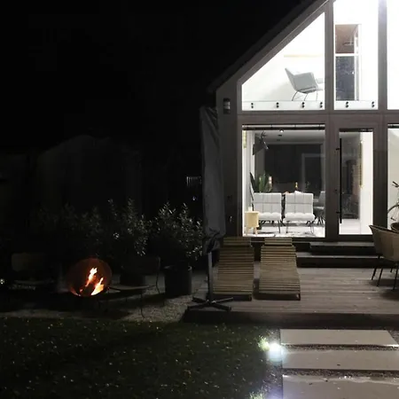 Luxus Vendeghaz A Szigetkoez Sziveben