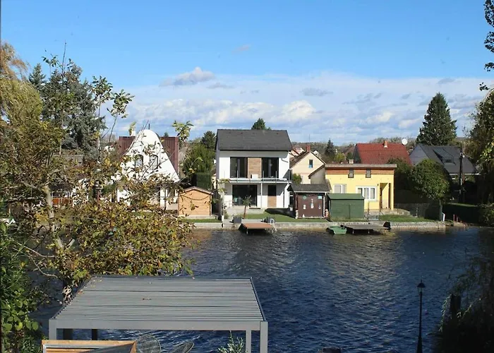 Case de vacanță Luxus Vendeghaz A Szigetkoez Sziveben