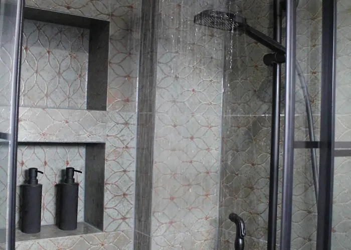 Luxus Vendeghaz A Szigetkoez Sziveben *