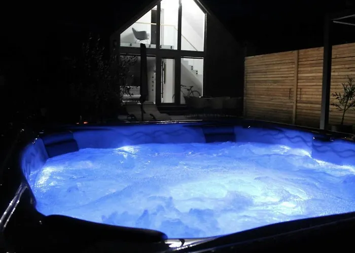 Luxus Vendeghaz A Szigetkoez Sziveben Case de vacanță Dunasziget