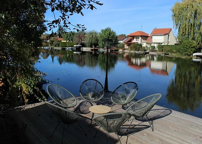 Case de vacanță Luxus Vendeghaz A Szigetkoez Sziveben *